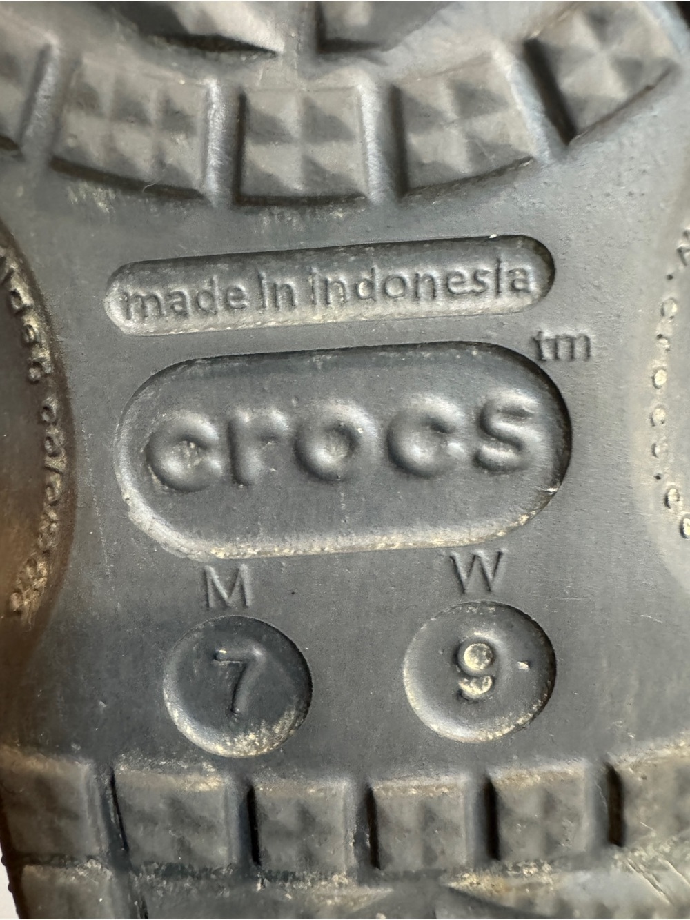 Adult Unisex CROCS Classic Clog in Black Womens Sz 9 Mens Sz 7 - Picture 6 of 8